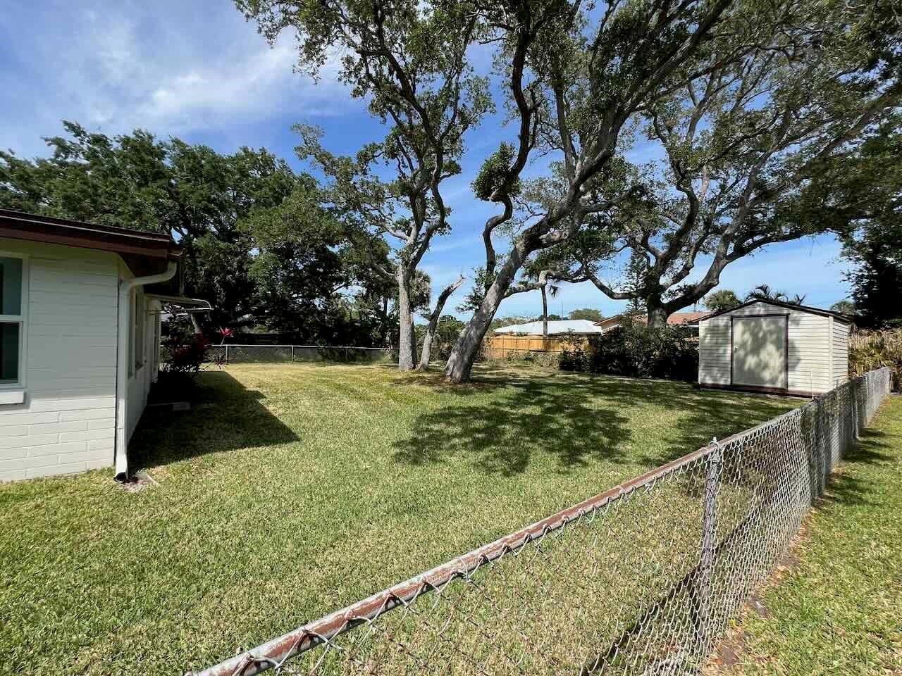 535 S Peninsula Avenue, New Smyrna Beach, FL 32169 Photo