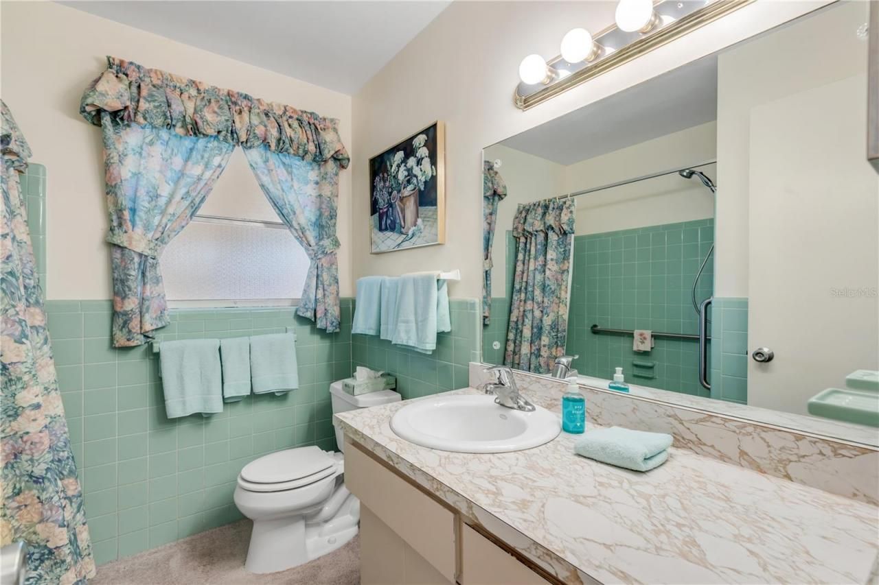 535 S Peninsula Avenue, New Smyrna Beach, FL 32169 Photo