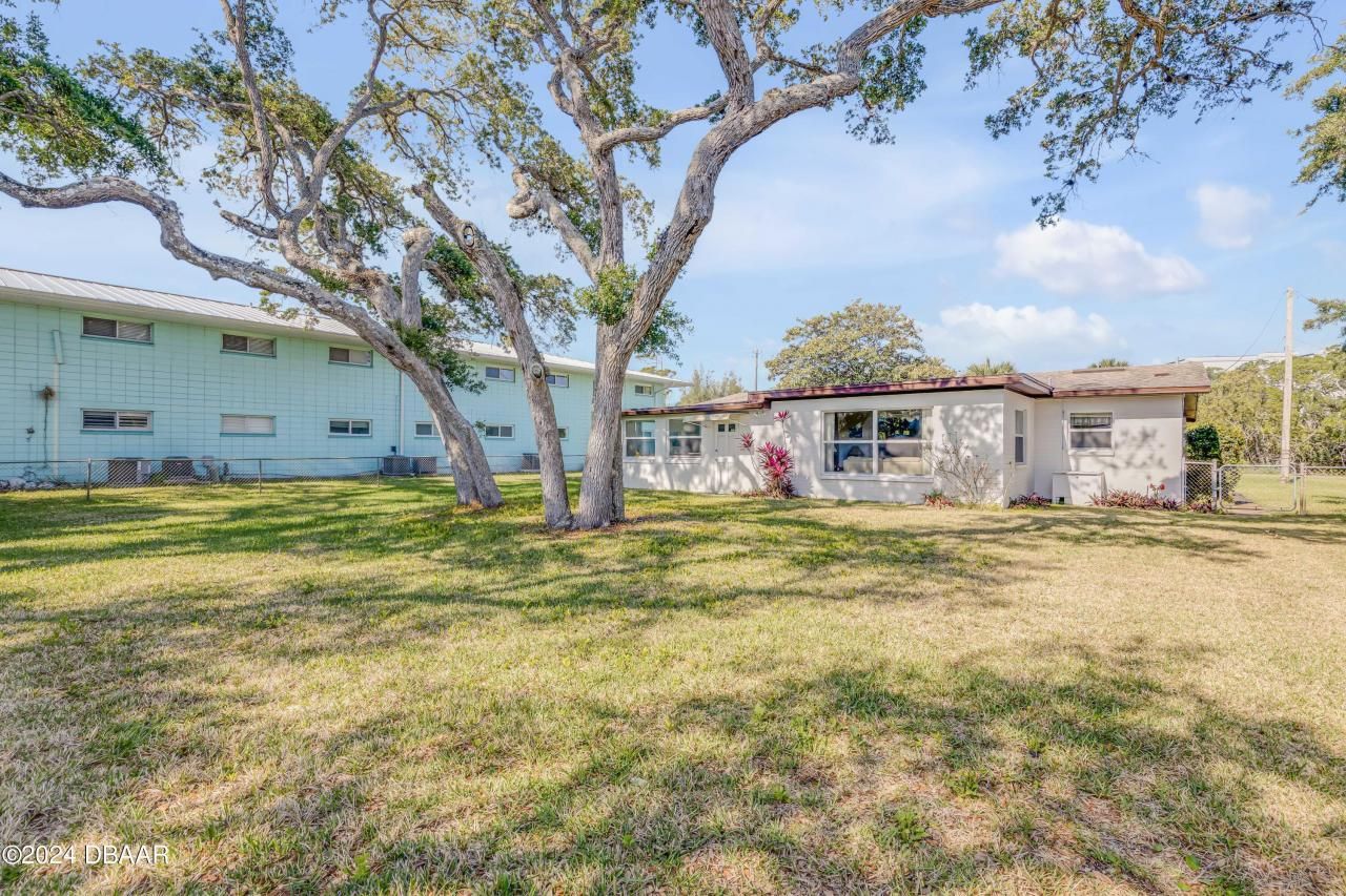 535 S Peninsula Avenue, New Smyrna Beach, FL 32169 Photo