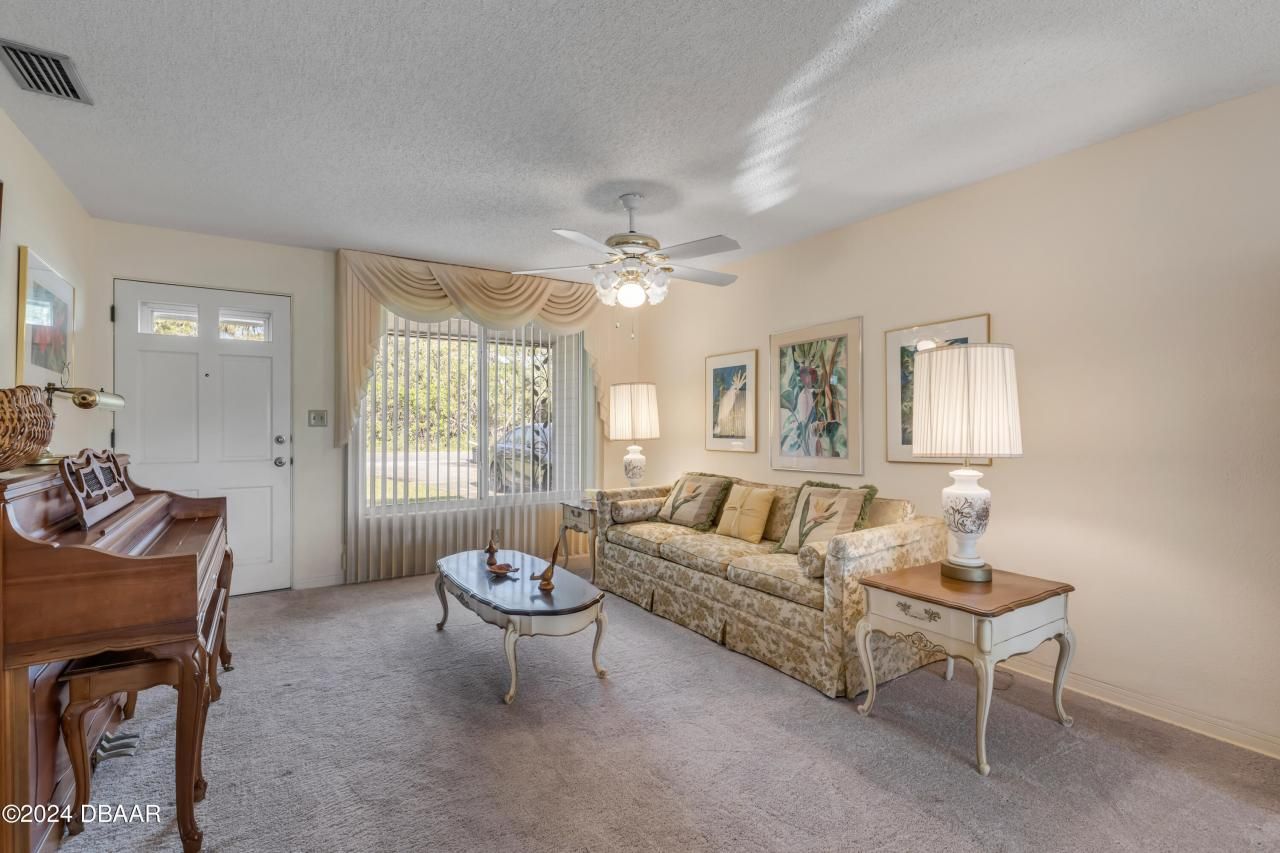 535 S Peninsula Avenue, New Smyrna Beach, FL 32169 Photo