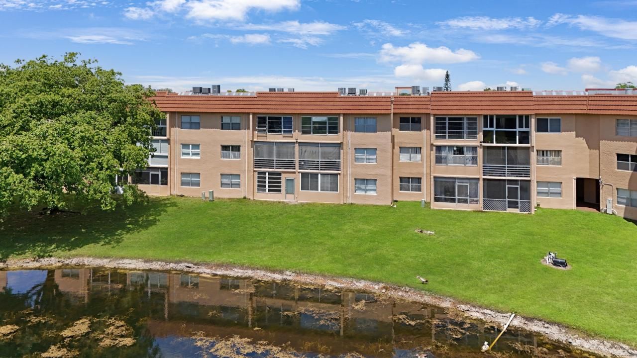 9281 Sunrise Lakes Boulevard, Unit 210, Sunrise, FL 33322 Photo