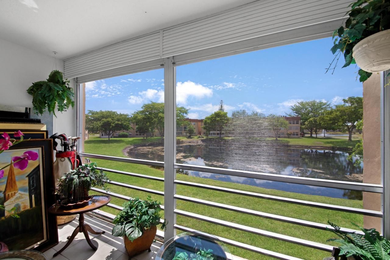 9281 Sunrise Lakes Boulevard, Unit 210, Sunrise, FL 33322 Photo