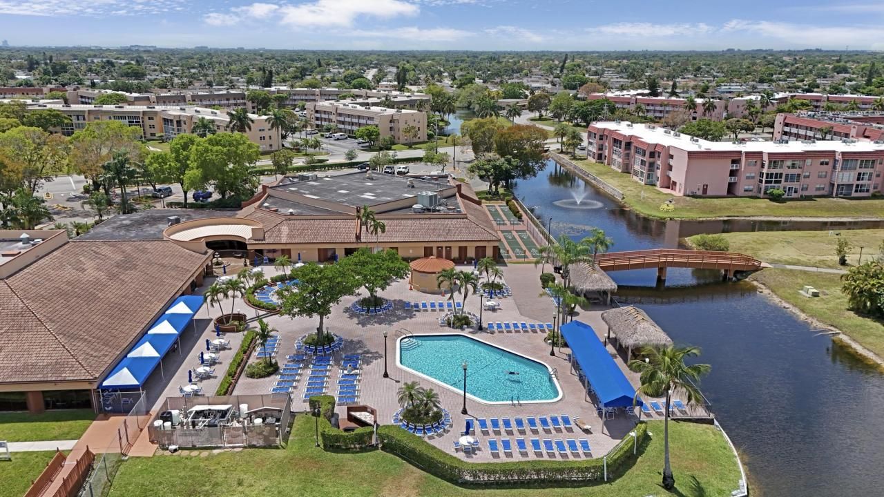 9281 Sunrise Lakes Boulevard, Unit 210, Sunrise, FL 33322 Photo