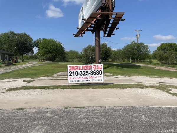 436 N Sunset Strip St, Kenedy, TX 78119