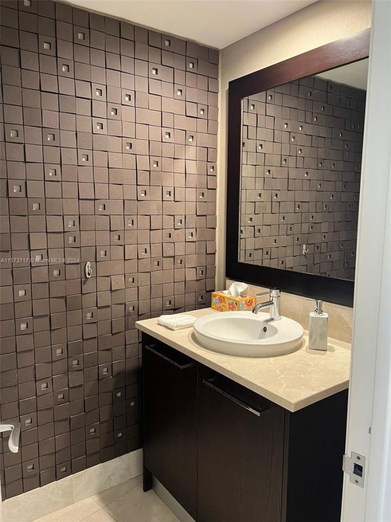 17121 Collins Ave, Unit 2008, Sunny Isles Beach, FL 33160 Photo