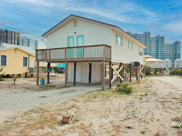 457 E 2nd Avenue, Gulf Shores, AL 36542
