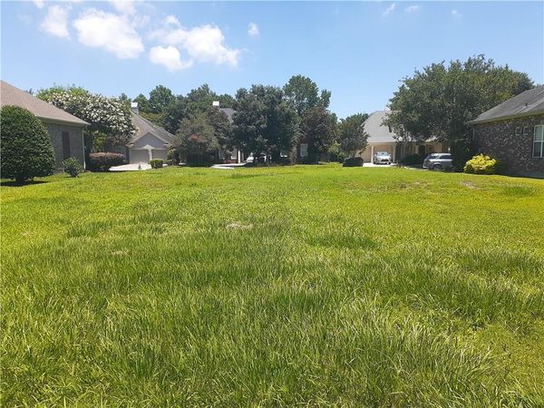 33 FAIRWAY OAKS Drive, New Orleans, LA 70131