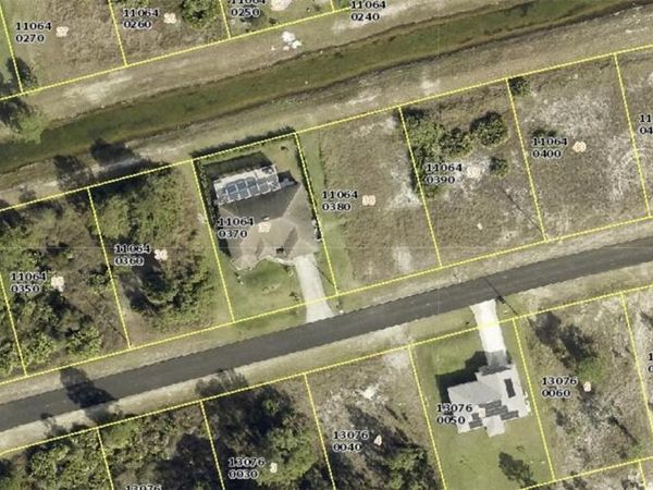 809 NEWELL STREET E, LEHIGH ACRES, FL 33974
