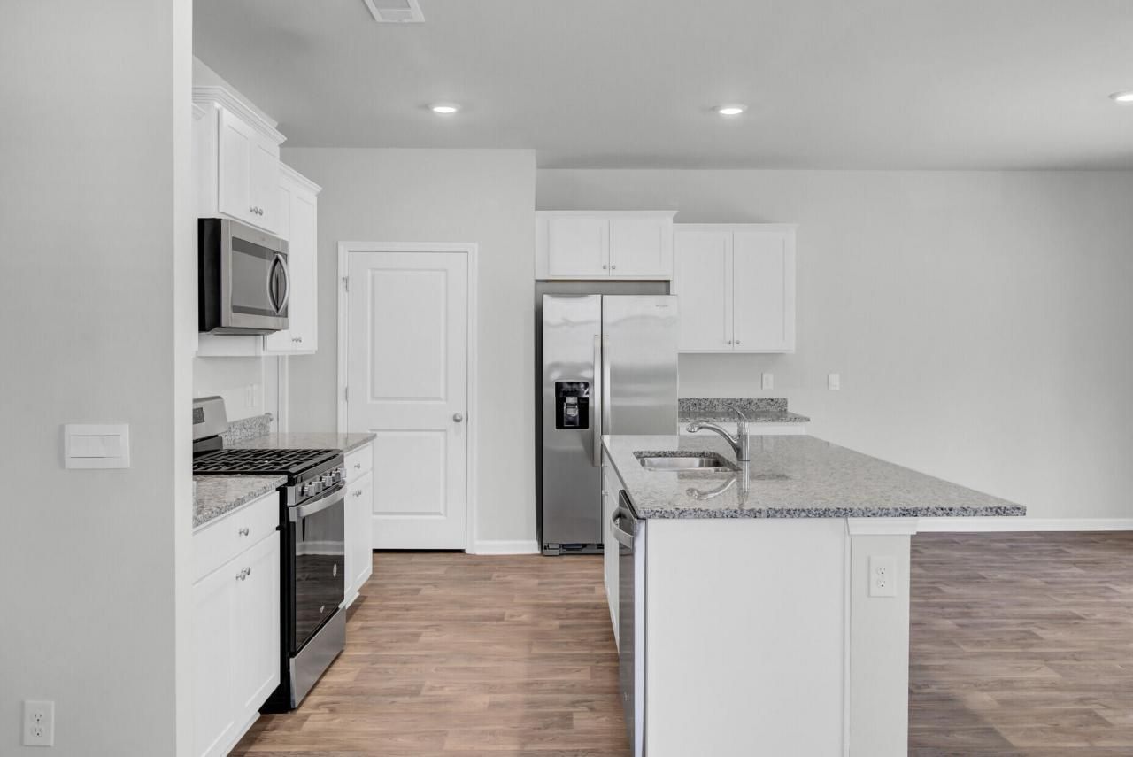 466 Cedarview Road Photo 16