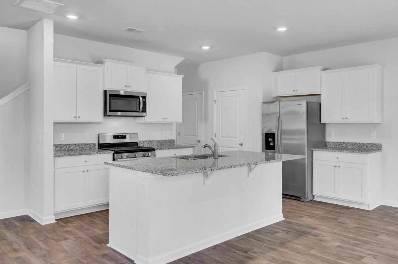 466 Cedarview Road Photo 17