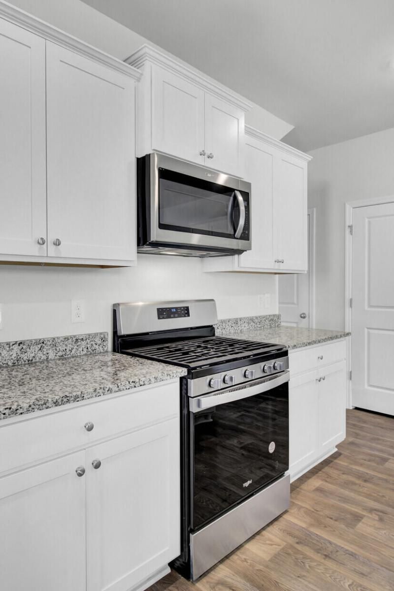 466 Cedarview Road Photo 18