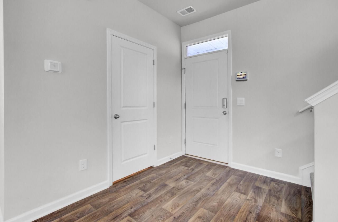 466 Cedarview Road Photo 8