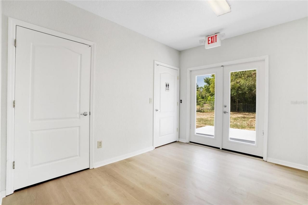 3248 Commercial Way, Spring Hill, FL 34606 Photo