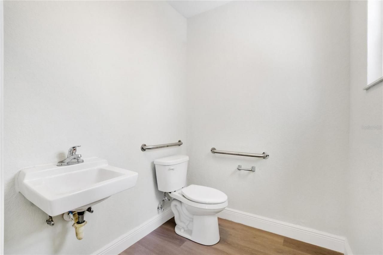 3248 Commercial Way, Spring Hill, FL 34606 Photo