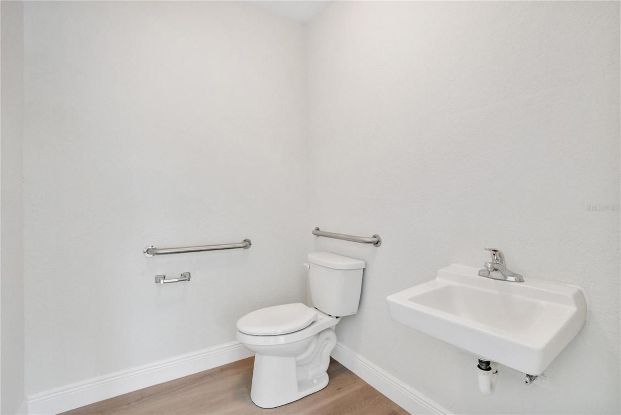 3248 Commercial Way, Spring Hill, FL 34606 Photo