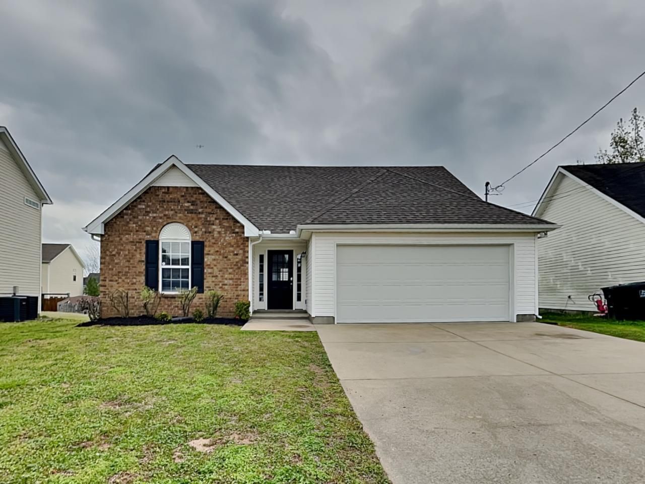 1233 Shannon Ln, La Vergne, TN 37086 Main Photo