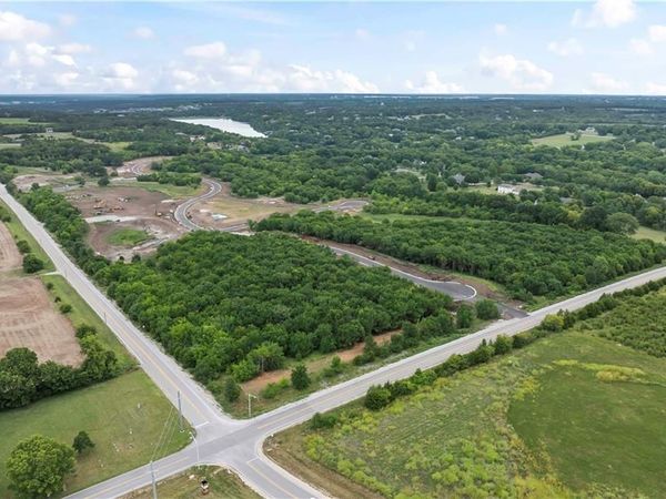 17310 Galloway Drive, Stilwell, KS 66085