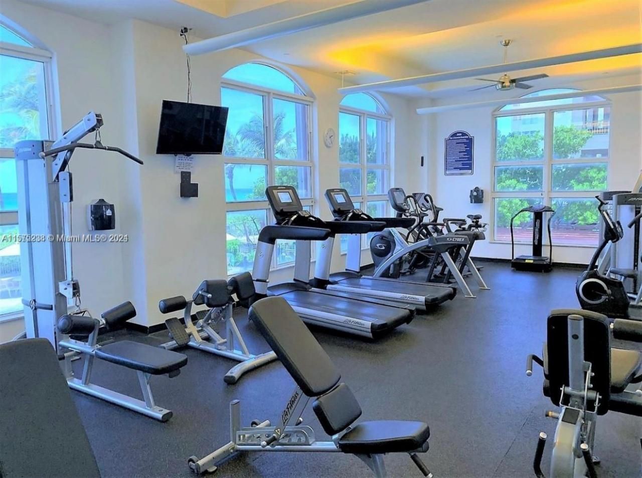 2080 S Ocean Dr, Unit 401, Hallandale Beach, FL 33009 Photo