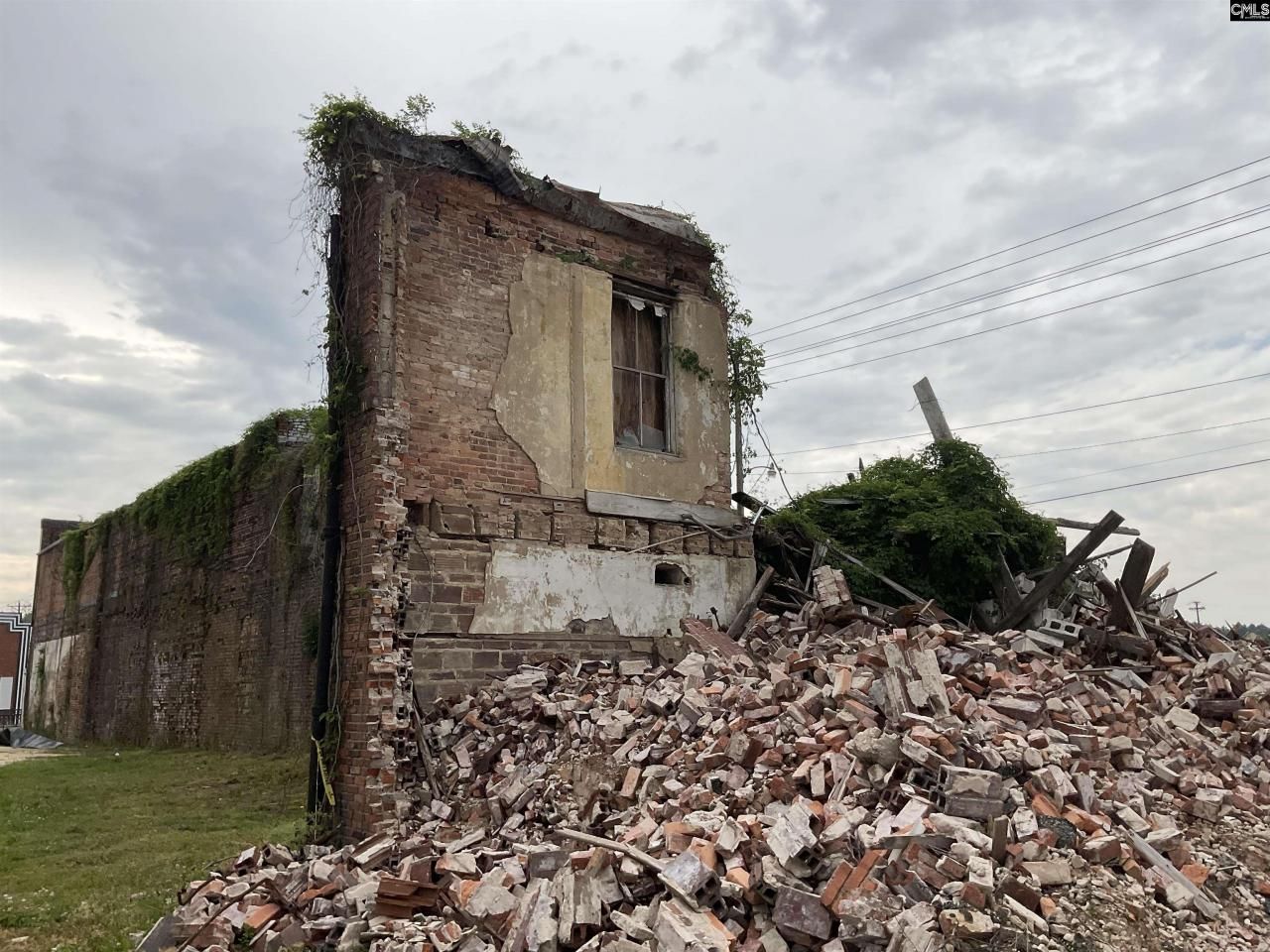 3168 Main Highway Photo 10