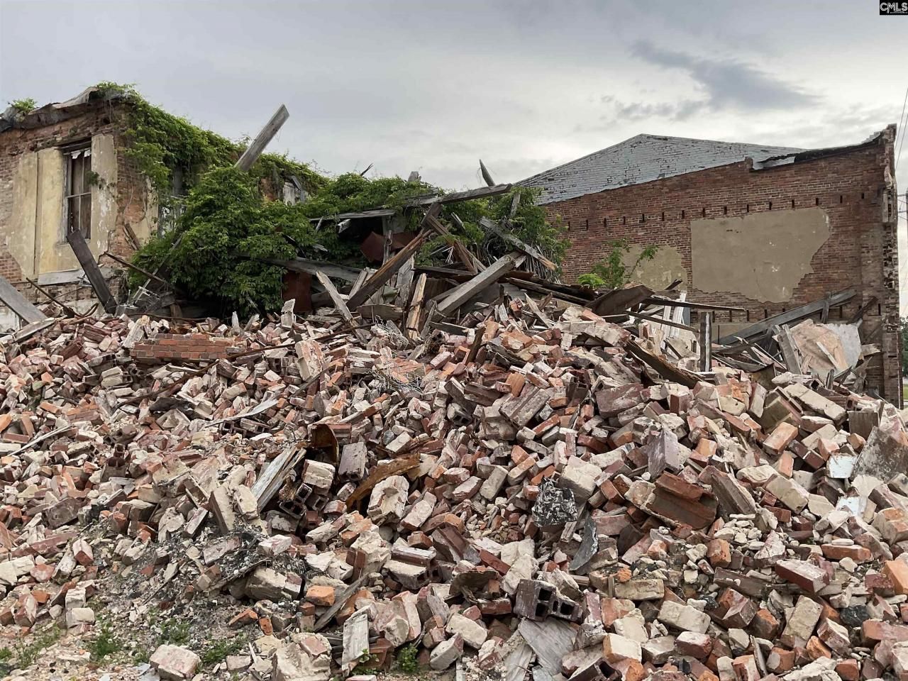 3168 Main Highway Photo 7