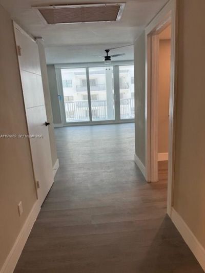 5401 Collins Ave, Unit 209, Miami Beach, FL 33140 Photo