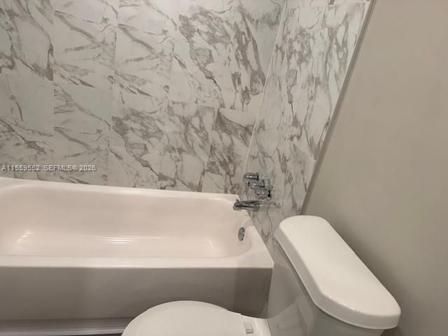 5401 Collins Ave, Unit 209, Miami Beach, FL 33140 Photo