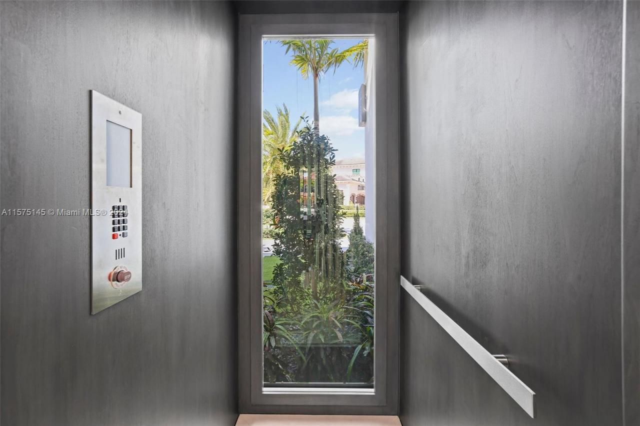 749 Bamboo Dr, Boca Raton, FL 33432 Photo