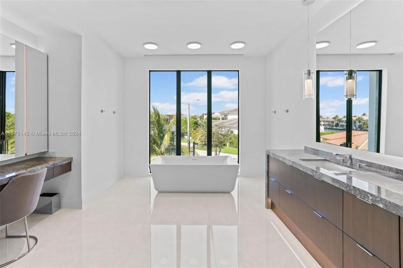 749 Bamboo Dr, Boca Raton, FL 33432 Photo