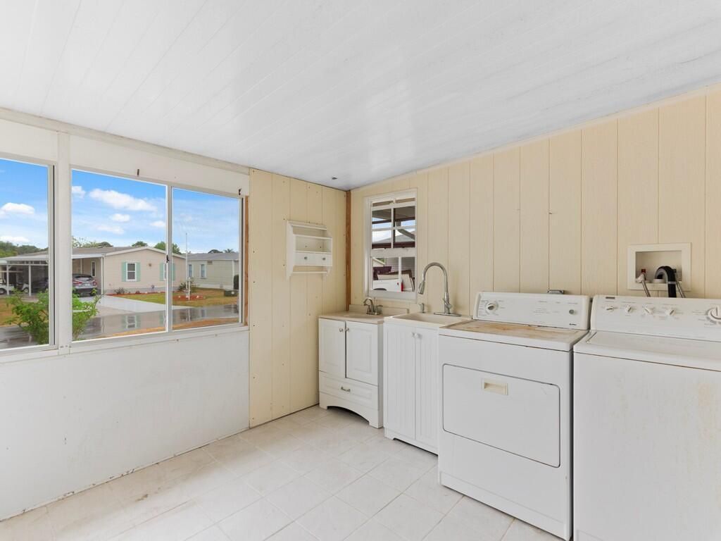 471 Tropical Isles Circle, Fort Pierce, FL 34982 Photo