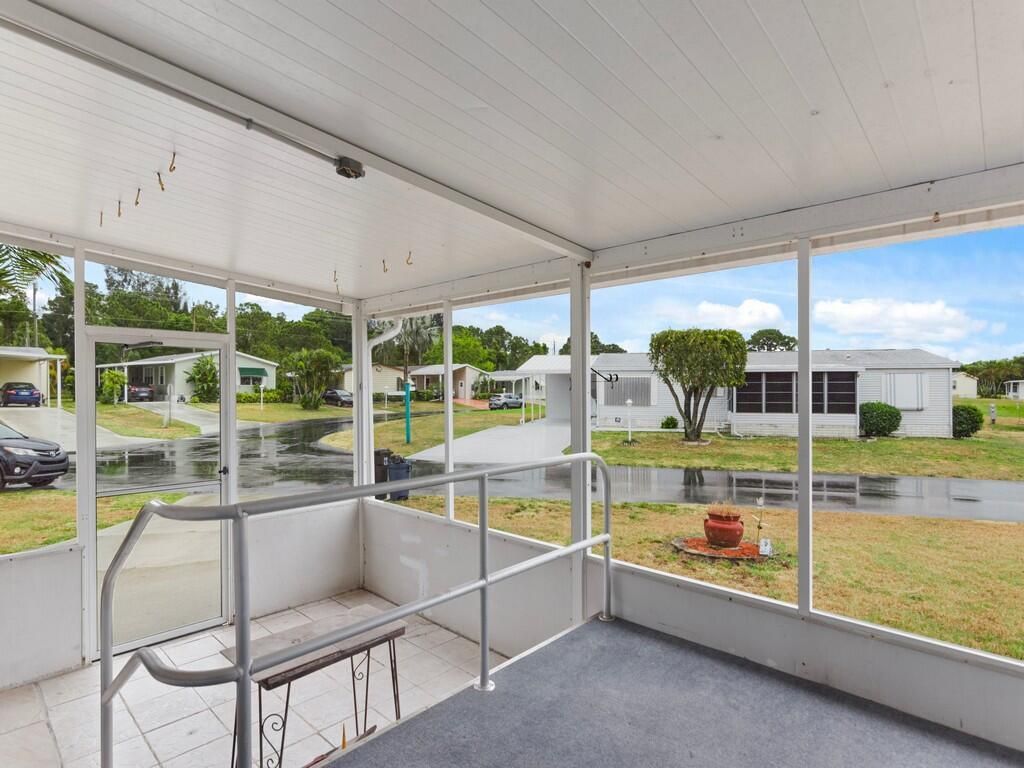 471 Tropical Isles Circle, Fort Pierce, FL 34982 Photo