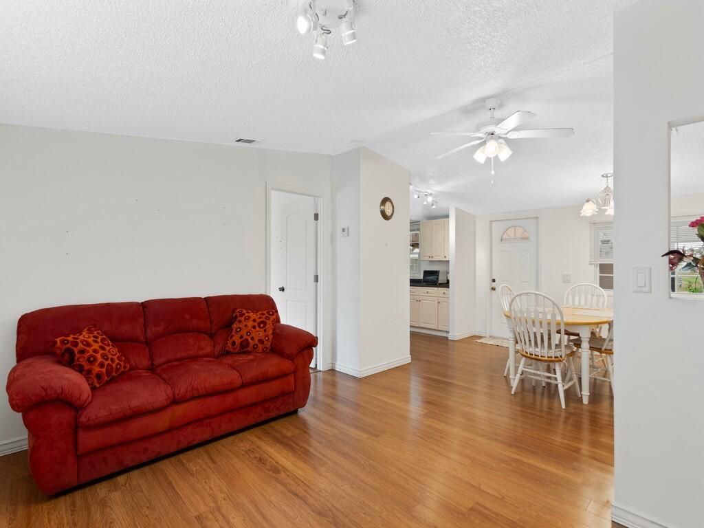 471 Tropical Isles Circle, Fort Pierce, FL 34982 Photo