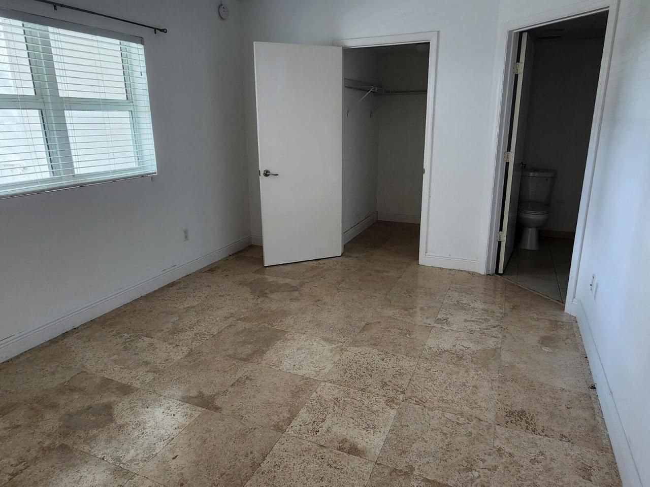 15051 Royal Oaks Lane, Unit 202, North Miami, FL 33181 Photo