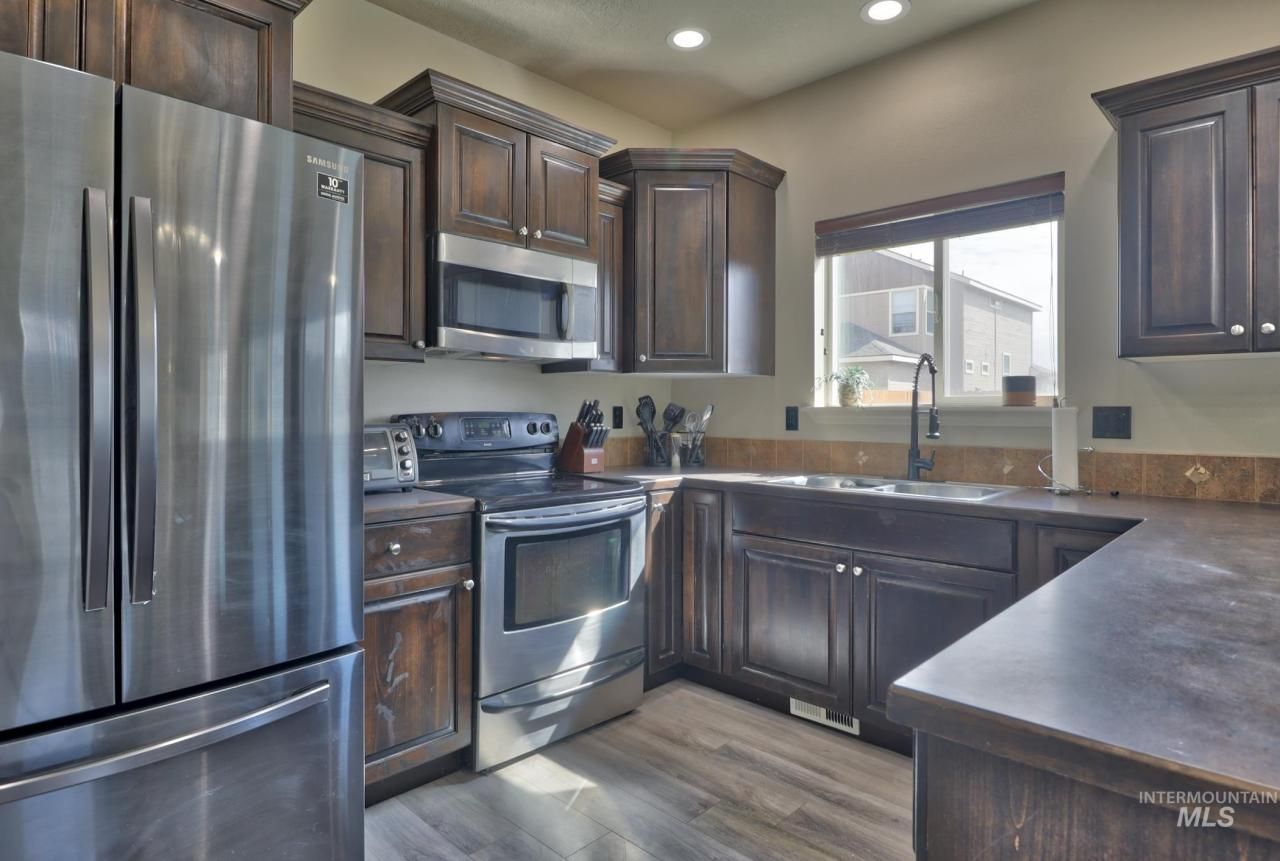 18376 Spicebush Ave, Nampa, ID 83687 Main Photo