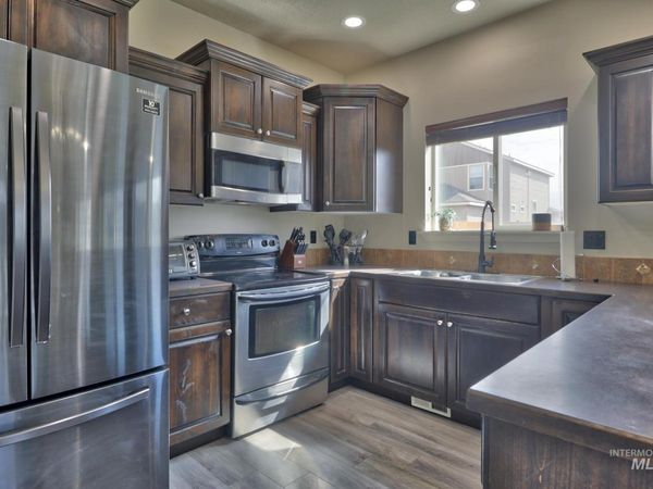 18376 Spicebush Ave, Nampa, ID 83687