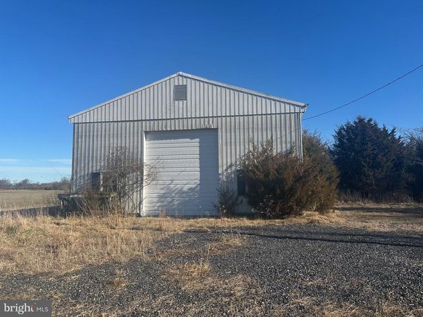 236 E LAKE ROAD, PILESGROVE, NJ 08098