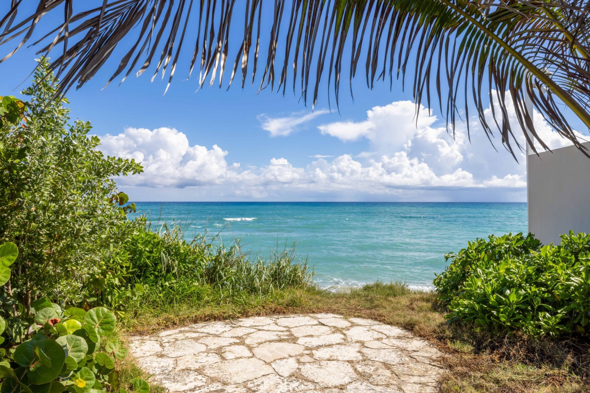 1048 S Ocean Boulevard, Palm Beach, FL 33480 Photo