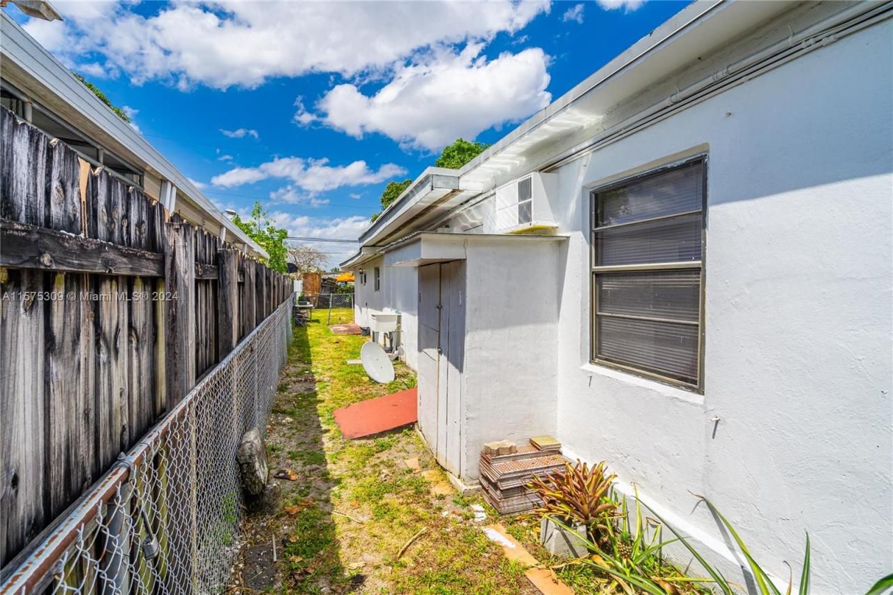 73 E 47th St, Hialeah, FL 33013 Photo