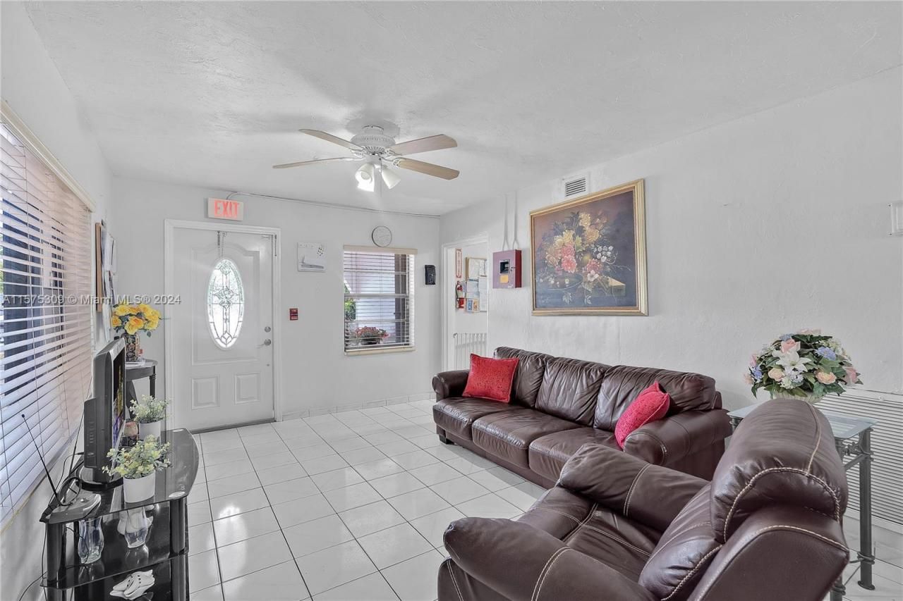 73 E 47th St, Hialeah, FL 33013 Photo