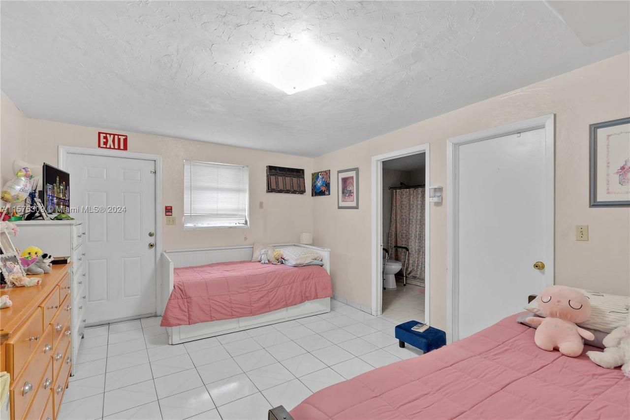 73 E 47th St, Hialeah, FL 33013 Photo