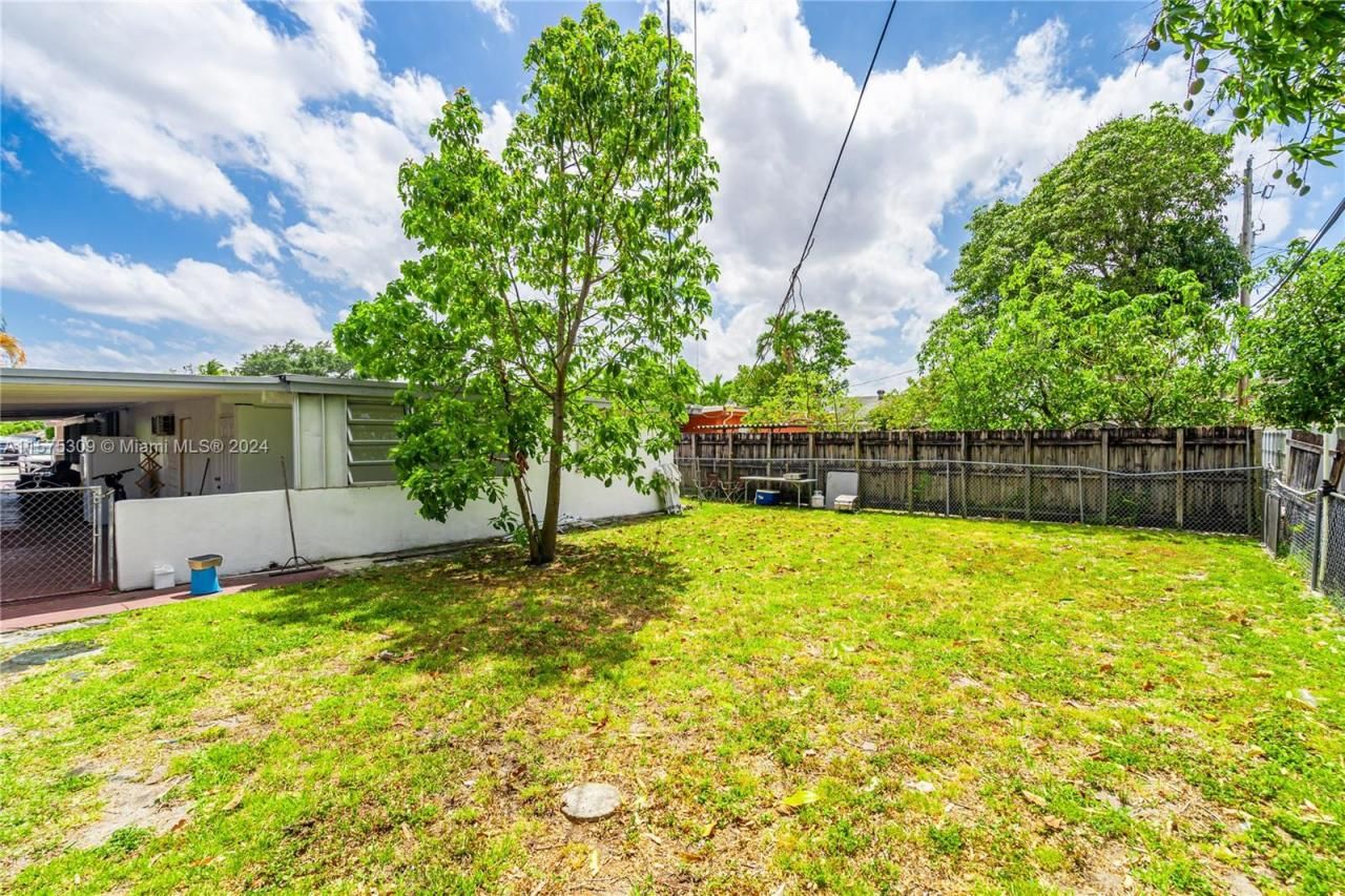 73 E 47th St, Hialeah, FL 33013 Photo