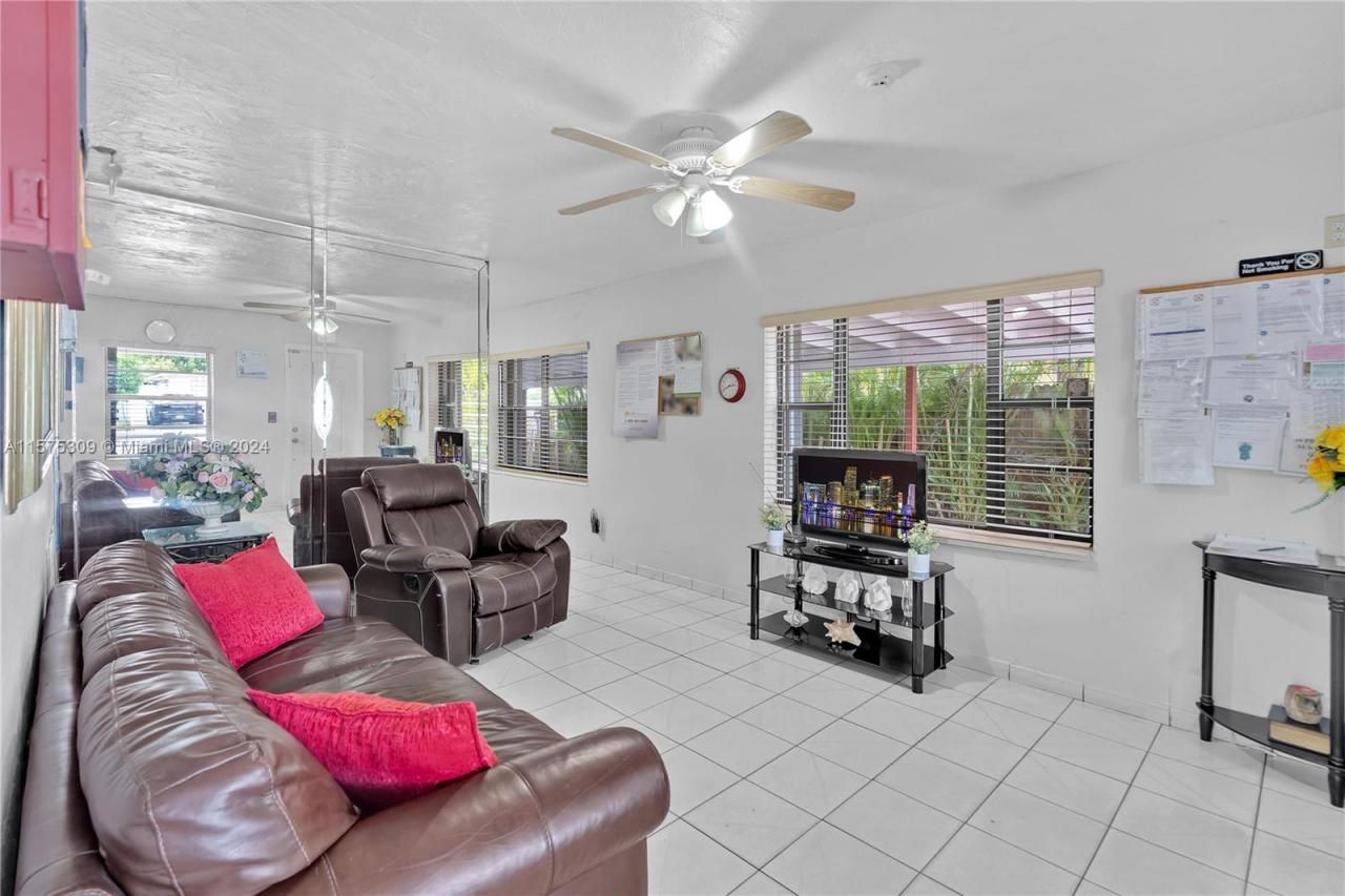 73 E 47th St, Hialeah, FL 33013 Photo