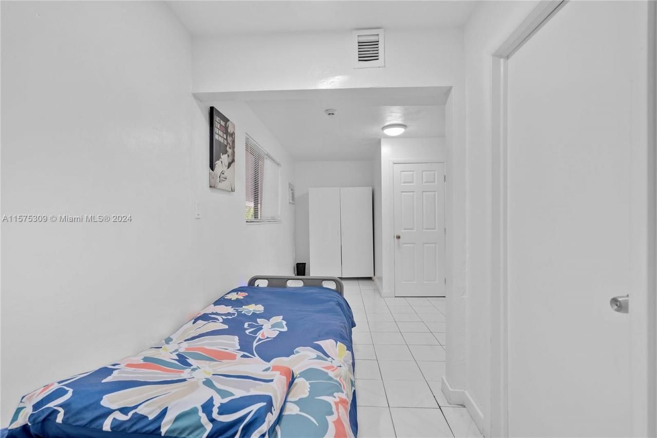 73 E 47th St, Hialeah, FL 33013 Photo