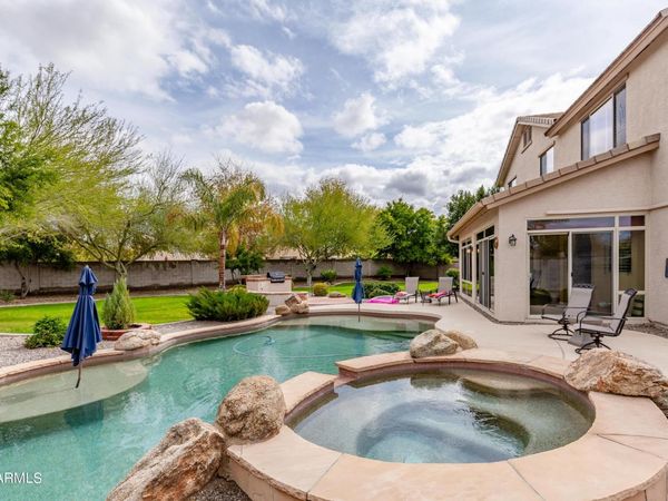 8408 W MIDWAY Avenue, Glendale, AZ 85305