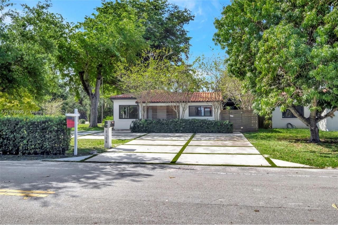 2198 NE 183rd St, North Miami Beach, FL 33179 Main Photo