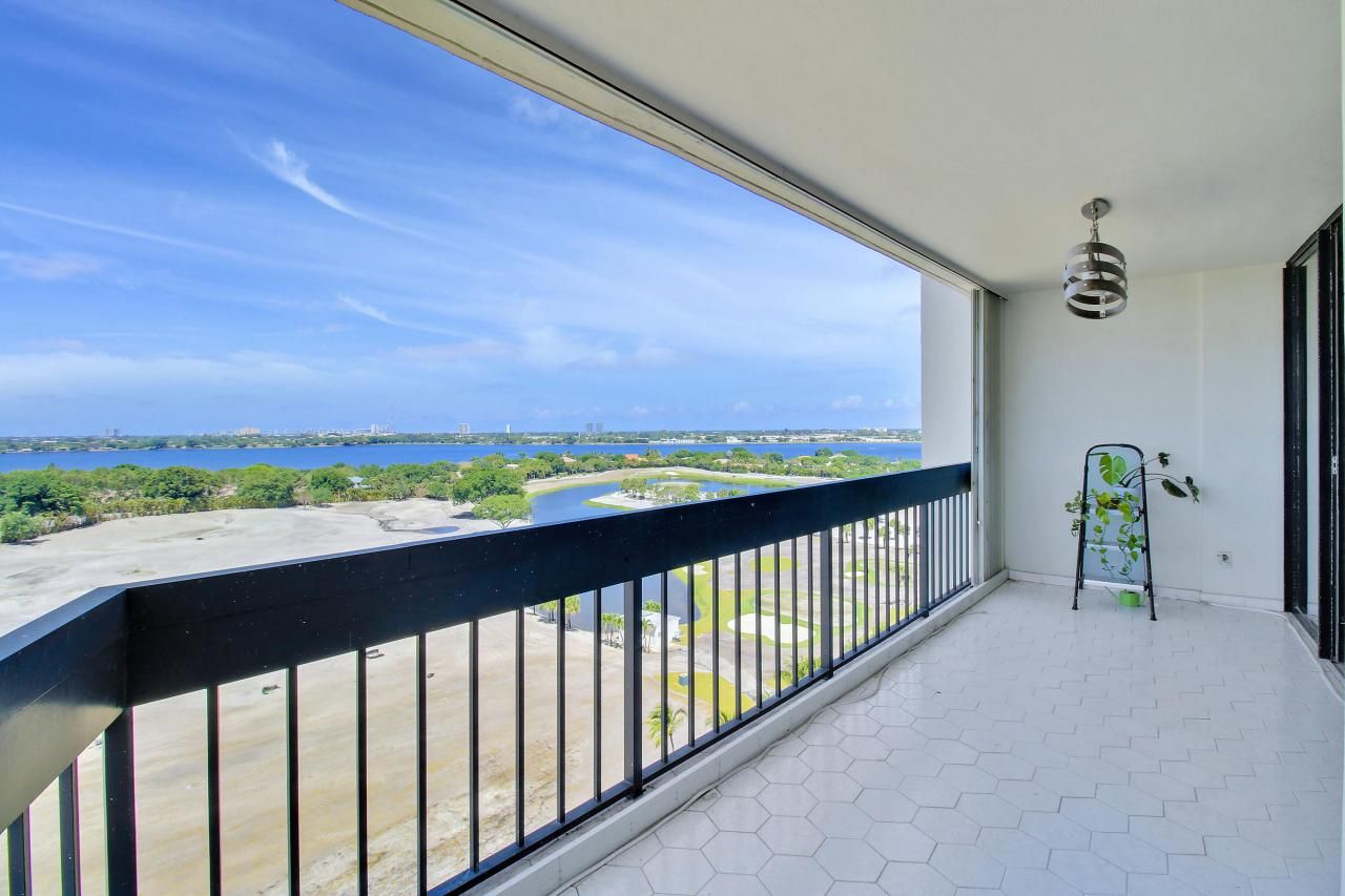 2000 Presidential Way, Unit 1401, West Palm Beach, FL 33401 Photo