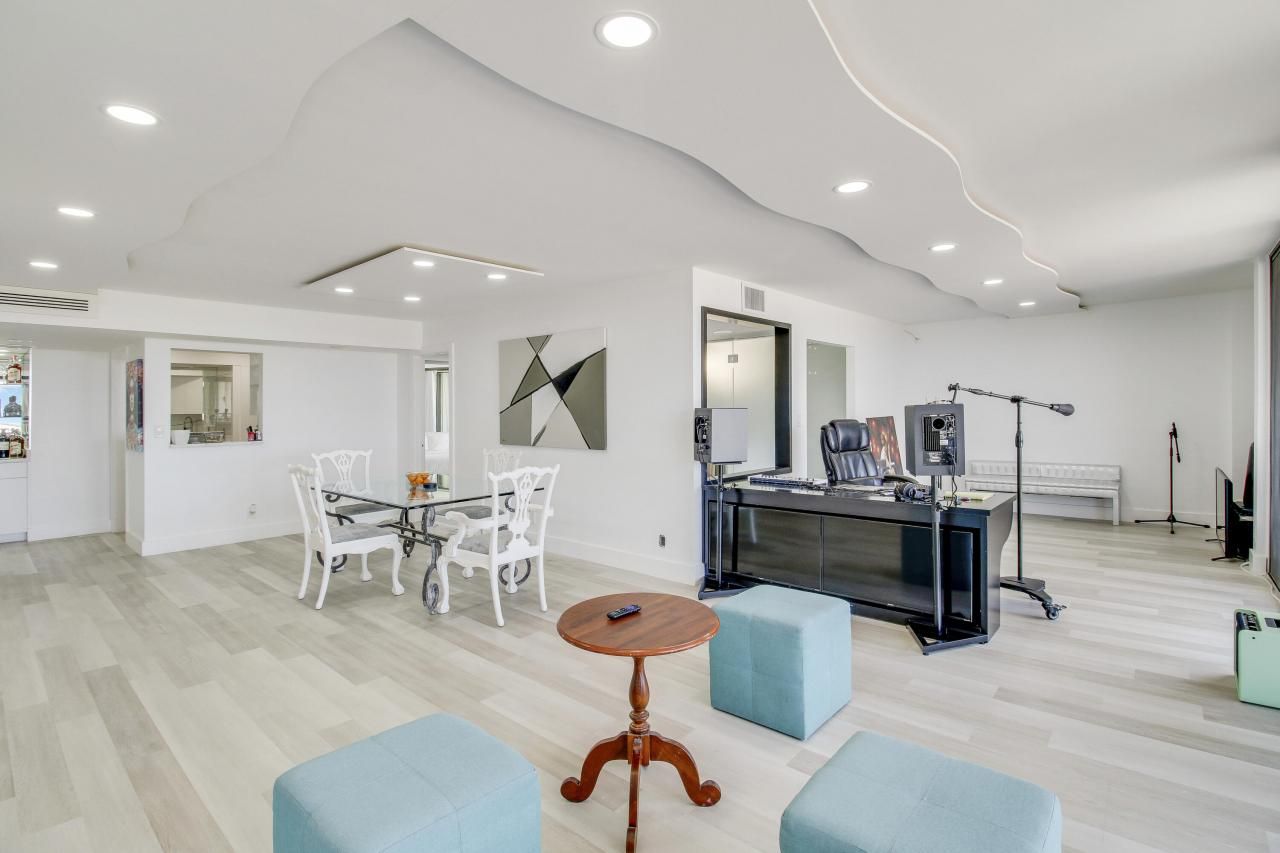 2000 Presidential Way, Unit 1401, West Palm Beach, FL 33401 Photo