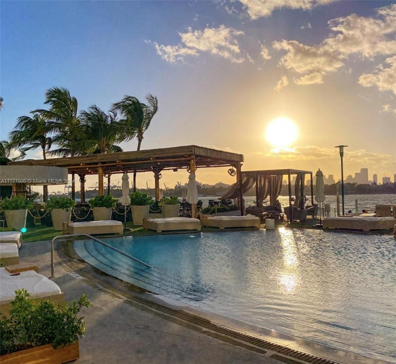 1100 West Ave, Unit 906, Miami Beach, FL 33139 Photo