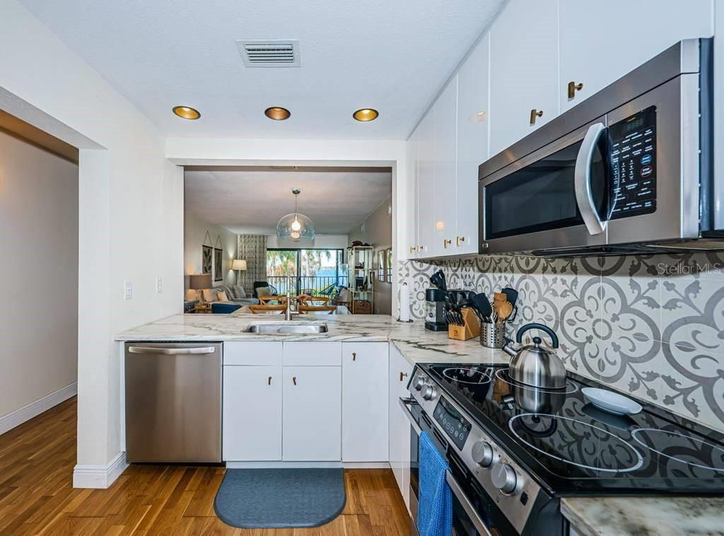 6295 Bahia Del Mar Circle, Unit 216, Saint Petersburg, FL 33715 Photo