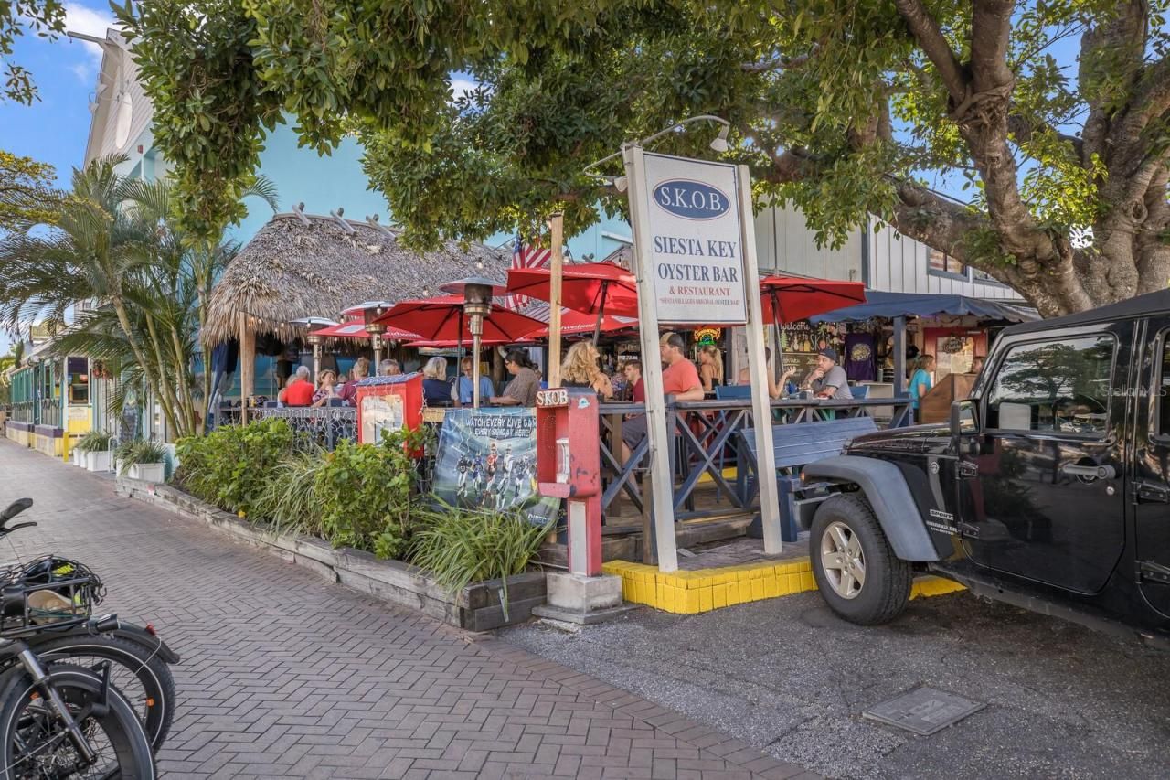 84 Avenida Veneccia, Unit 202 & 203, Sarasota, FL 34242 Photo