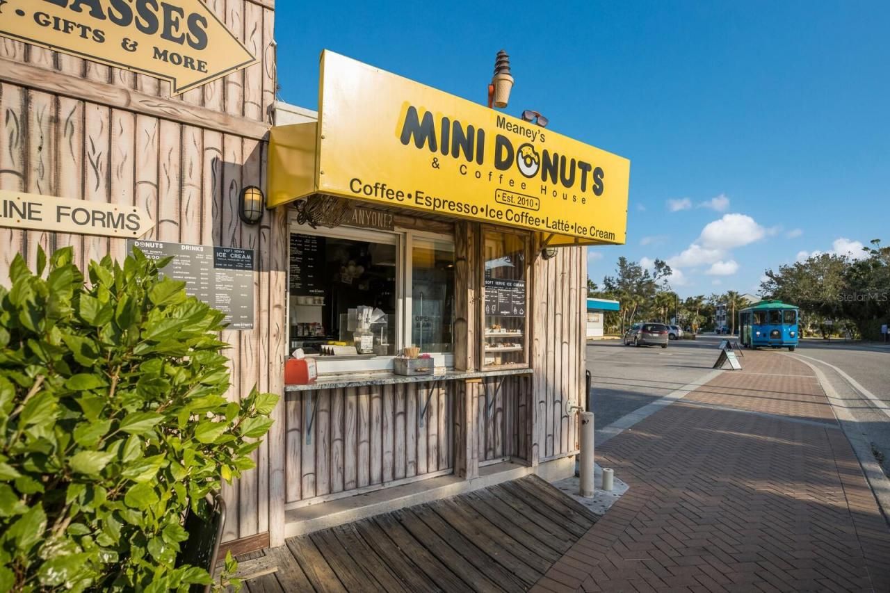 84 Avenida Veneccia, Unit 202 & 203, Sarasota, FL 34242 Photo